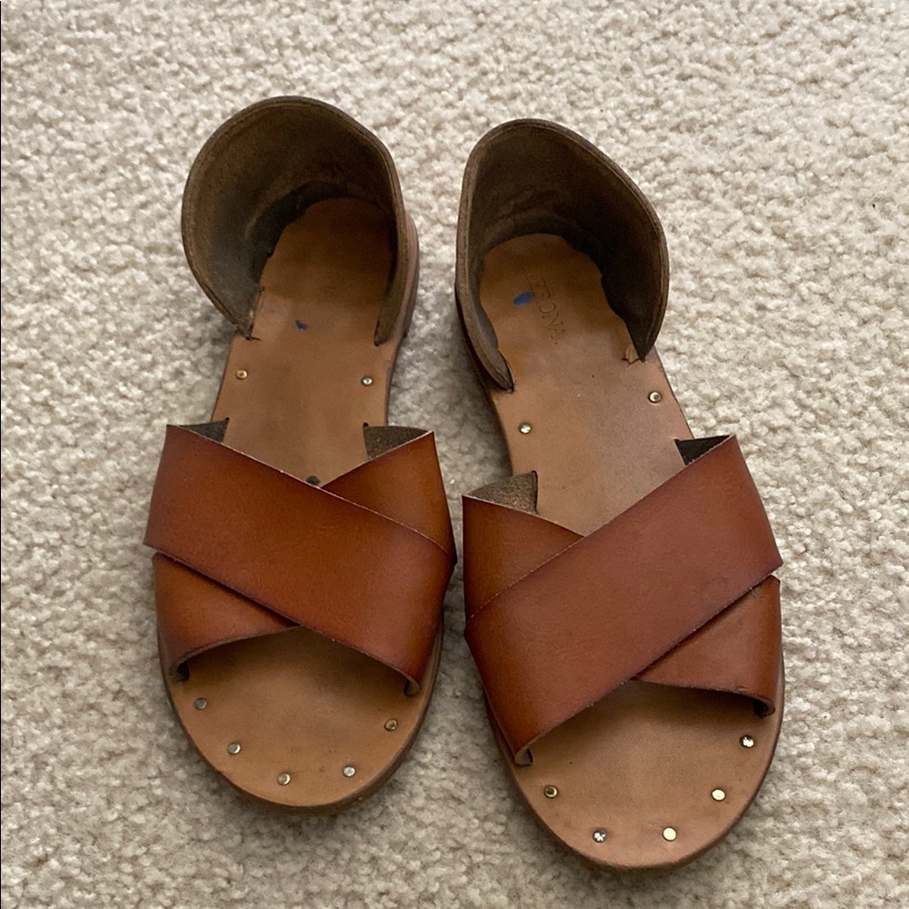Merona Brown Leather Sandals‎ with Crossed Straps